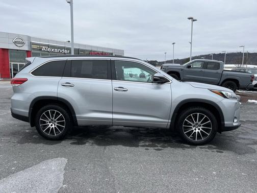 2018 Toyota Highlander SE
