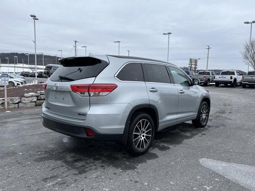 2018 Toyota Highlander SE