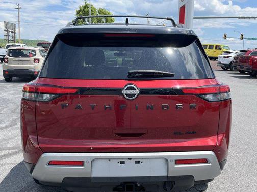 Super Black 2023 Nissan Pathfinder SL