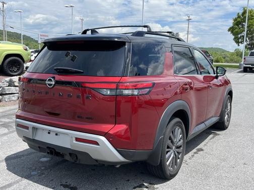 Super Black 2023 Nissan Pathfinder SL
