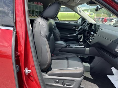 Super Black 2023 Nissan Pathfinder SL