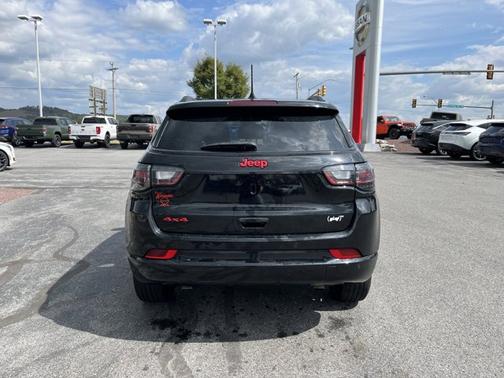 2023 Jeep Compass (RED) Edition