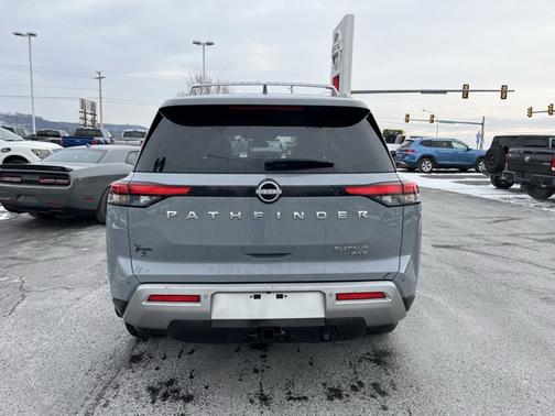 2022 Nissan Pathfinder Platinum