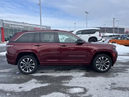 2022 Jeep Grand Cherokee Overland