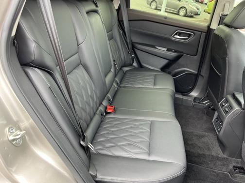 Champagne Silver Metallic 2023 Nissan Rogue Platinum