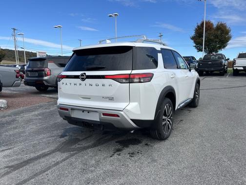 2025 Nissan Pathfinder Platinum