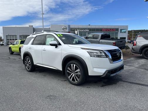 2025 Nissan Pathfinder Platinum