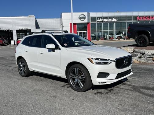 2021 Volvo XC60 Momentum