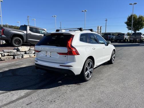 2021 Volvo XC60 Momentum