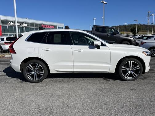 2021 Volvo XC60 Momentum