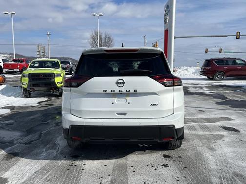 Everest White Pearl Tricoat 2026 Nissan Rogue Dark Armor