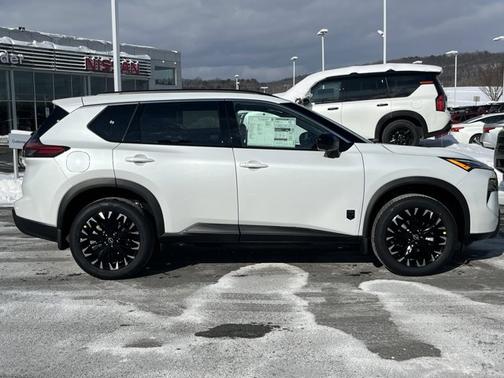 Everest White Pearl Tricoat 2026 Nissan Rogue Dark Armor