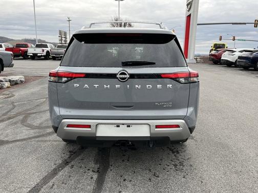 2025 Nissan Pathfinder Platinum