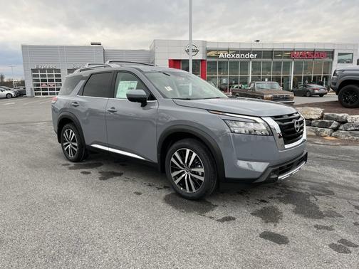 2025 Nissan Pathfinder Platinum