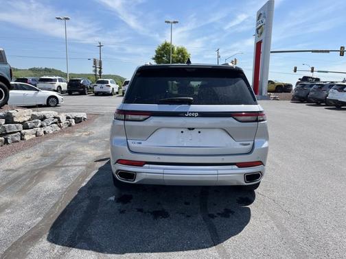 2022 Jeep Grand Cherokee Summit Reserve
