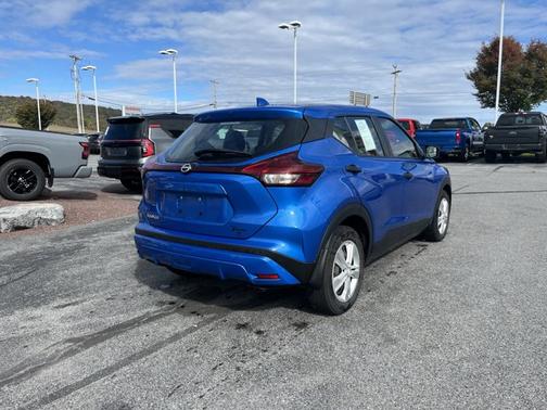 2023 Nissan Kicks S
