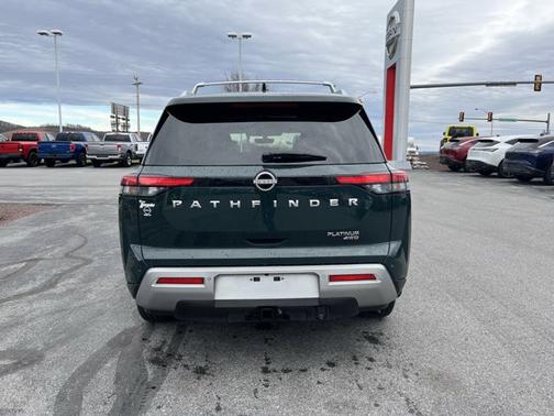 2024 Nissan Pathfinder Platinum