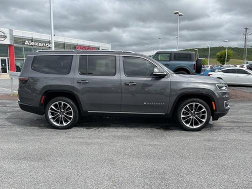 2022 Jeep Wagoneer Series III