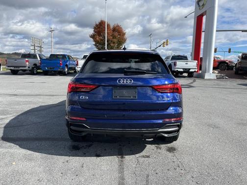 2023 Audi Q3 S line Premium