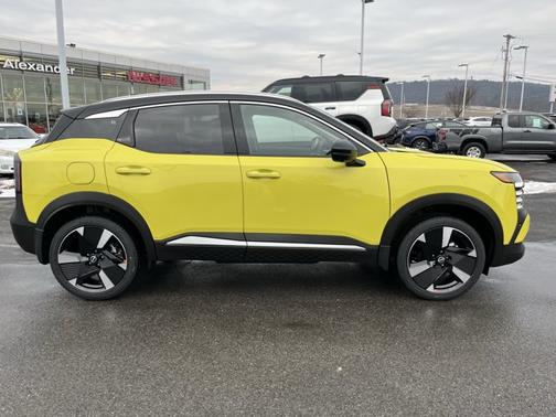 2026 Nissan Kicks SR