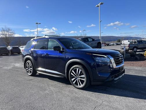 2023 Nissan Pathfinder Platinum