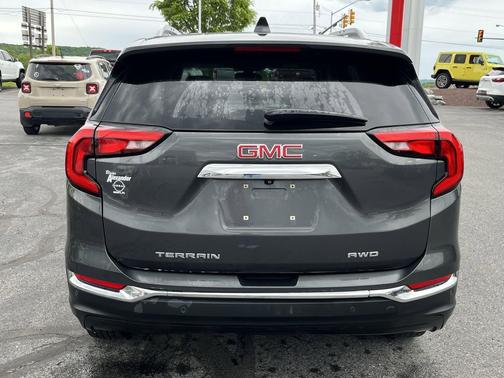 Graphite Gray Metallic 2019 GMC Terrain SLT