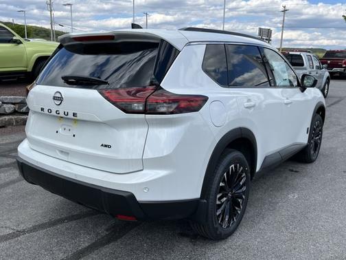 Everest White Pearl Tricoat 2026 Nissan Rogue Dark Armor