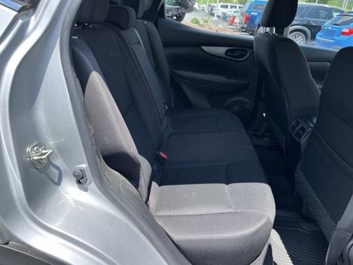 Brilliant Silver 2018 Nissan Rogue Sport S