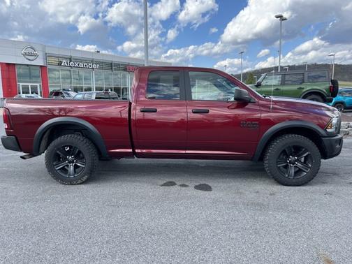 Delmonico Red Pearlcoat 2022 RAM 1500 Classic Warlock