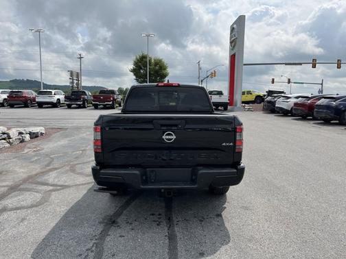 2025 Nissan Frontier SV
