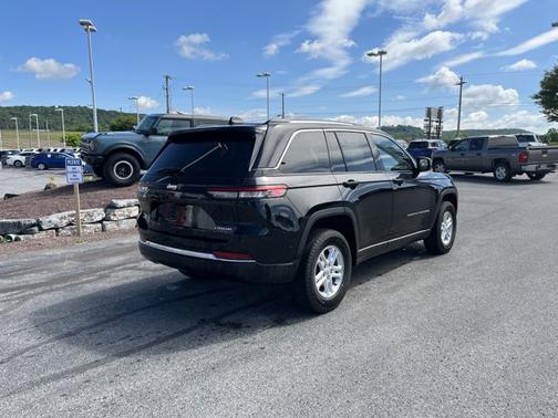 2023 Jeep Grand Cherokee Laredo
