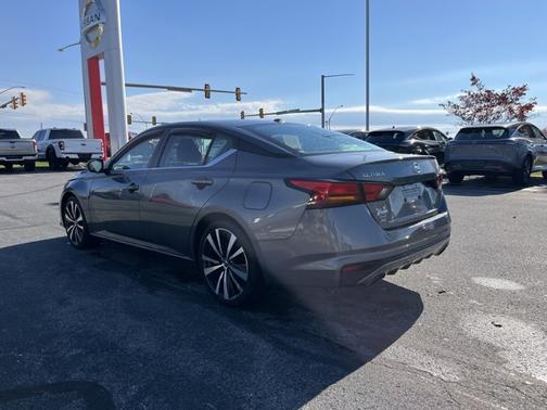 2022 Nissan Altima 2.5 SR