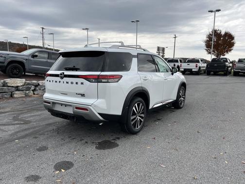 2025 Nissan Pathfinder Platinum