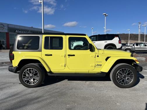 2023 Jeep Wrangler Sahara