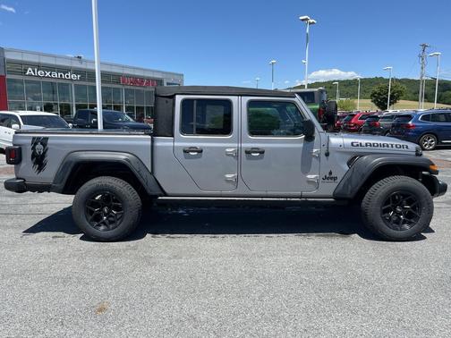 Billet Silver Metallic Clearcoat 2020 Jeep Gladiator Sport S