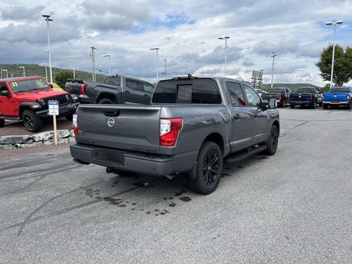 2024 Nissan Titan SV