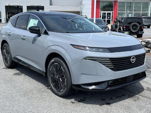 Boulder Gray Pearl/Super Black 2026 Nissan Murano Platinum