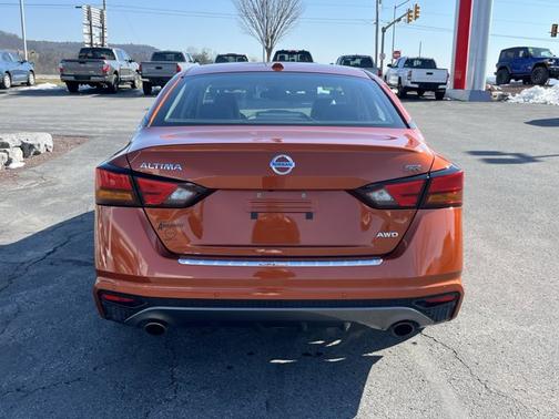 2022 Nissan Altima 2.5 SR