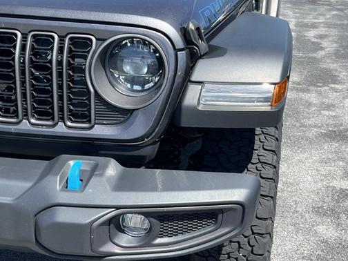Granite Crystal Metallic Clearcoat 2024 Jeep Wrangler 4xe Rubicon