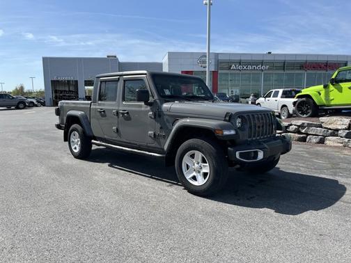 2022 Jeep Gladiator Sport S