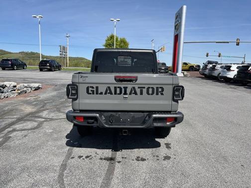 2022 Jeep Gladiator Sport S
