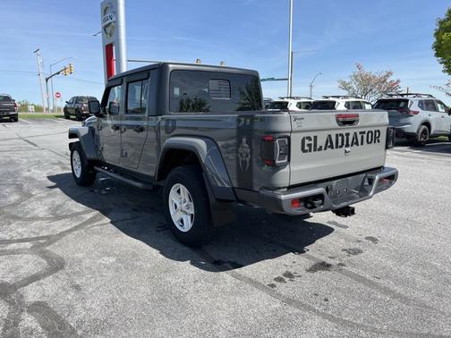2022 Jeep Gladiator Sport S