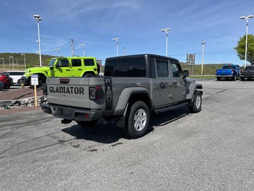 2022 Jeep Gladiator Sport S