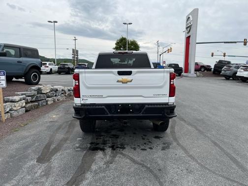2024 Chevrolet Silverado 2500 Custom