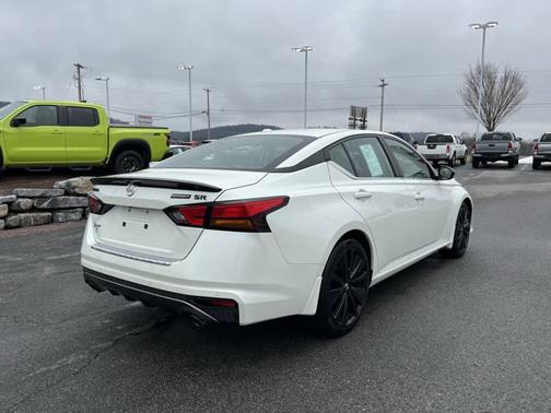 2022 Nissan Altima 2.5 SR