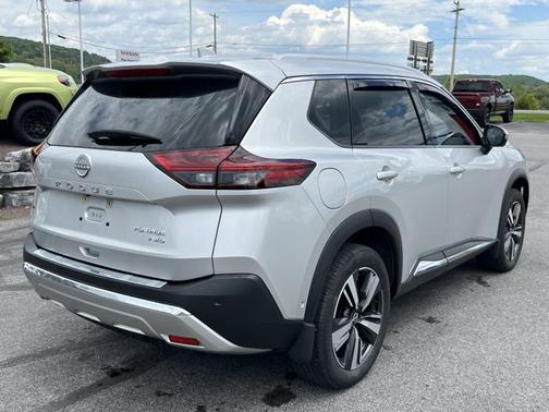 Brilliant Silver Metallic 2023 Nissan Rogue Platinum