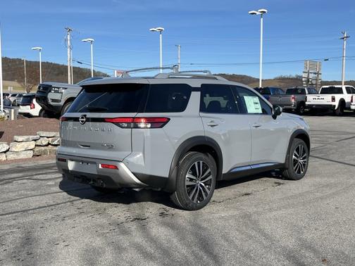 2025 Nissan Pathfinder Platinum