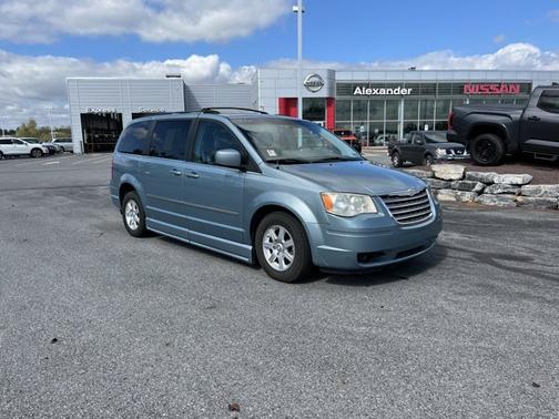 2010 Chrysler Town & Country Touring