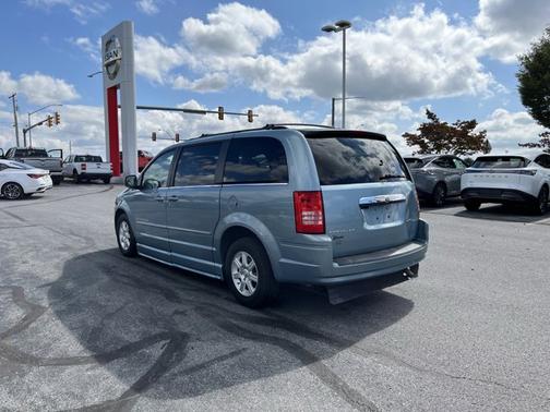 2010 Chrysler Town & Country Touring