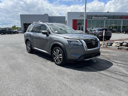 2023 Nissan Pathfinder Platinum